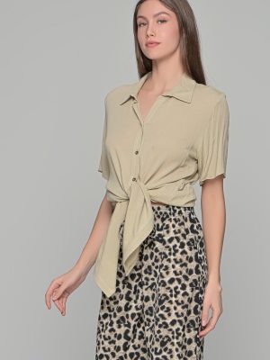 ΠΟΥΚΑΜΙΣΟ ΜΑΚΡΥ